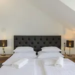 krevet i doručak White 3*
