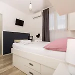 krevet i doručak White Trogir