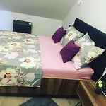 krevet i doručak White 3*