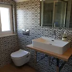 Bed & Breakfast White