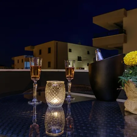 לינה וארוחת בוקר White 3*