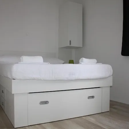 White Bed & Breakfast