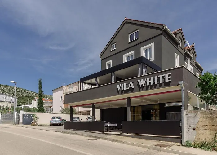 White Bed & Breakfast