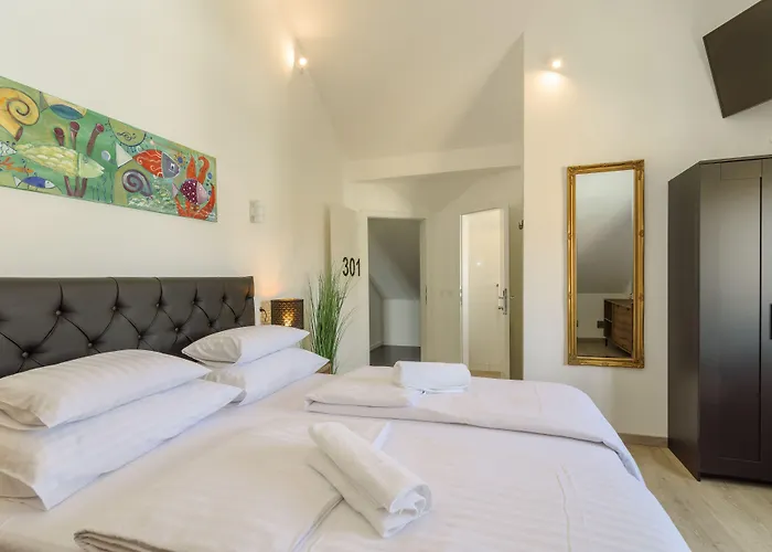 Bed & Breakfast White