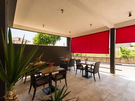 White Bed & Breakfast