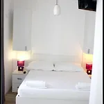 White Alojamento de Acomodação e Pequeno-almoço Trogir