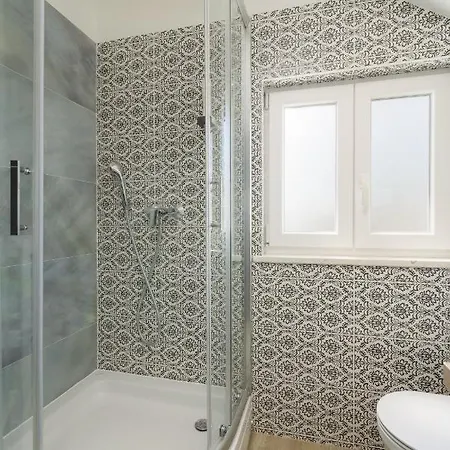 Alojamento de Acomodação e Pequeno-almoço White Trogir