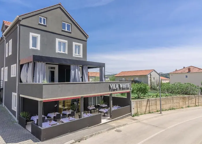 White Bed & Breakfast Trogir