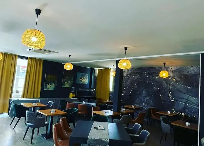 White Alojamento de Acomodação e Pequeno-almoço Trogir