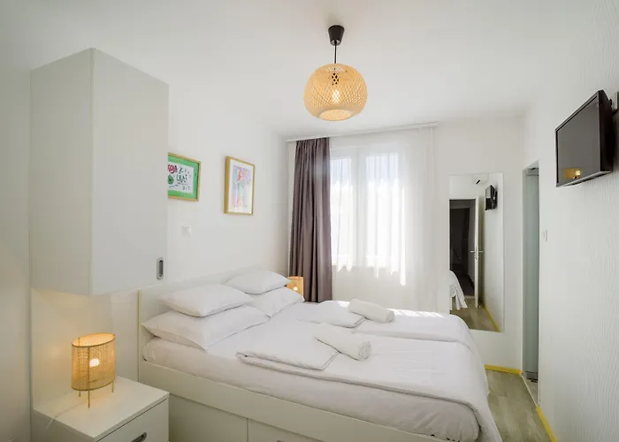 Alojamento de Acomodação e Pequeno-almoço White 3*