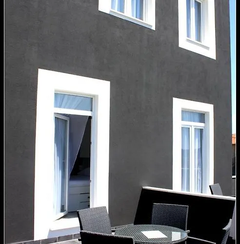 White فندق مبيت وإفطار