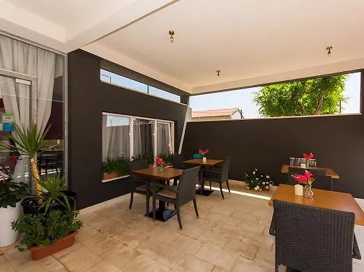 Alojamento de Acomodação e Pequeno-almoço White Trogir