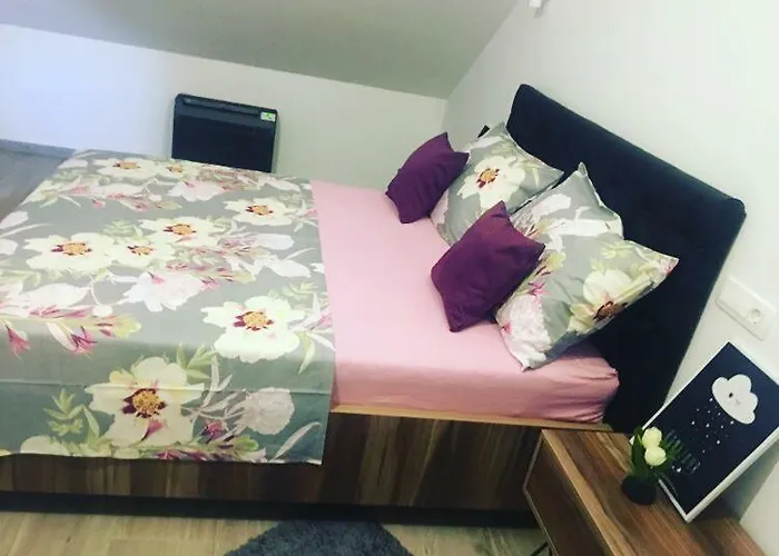 Bed & Breakfast White 3*