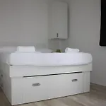 White Готель типу 