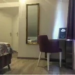 White Трогір