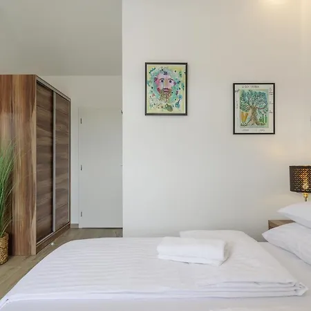 White فندق مبيت وإفطار 3*