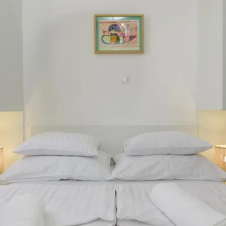 לינה וארוחת בוקר White טרוגיר