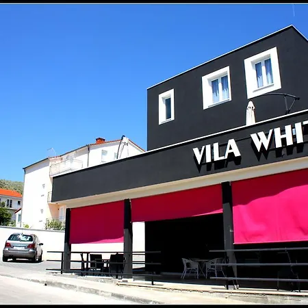 فندق مبيت وإفطار White تروغير