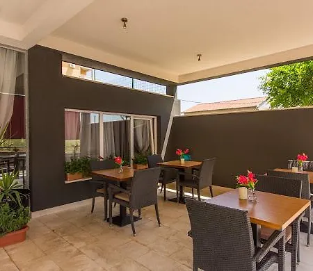 White فندق مبيت وإفطار 3*